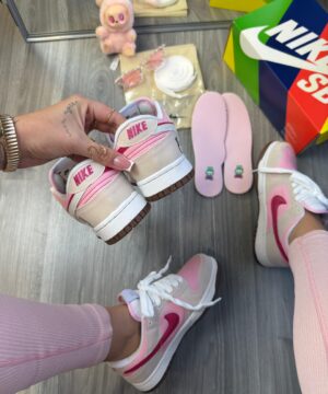 Nike Sb Dunk x Labubu Off White Rosa Atacado 4