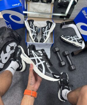 Tênis Asics Gel Venture 6 Preto e Branco Atacado