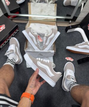 Tenis Vans Knu Skool Branco e Cinza 4