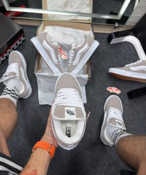 Tenis Vans Knu Skool Branco e Cinza 5