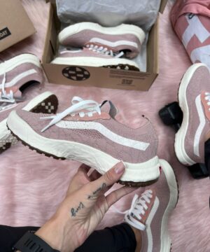 Vans Ultrarange VR3 Branco Rosa 3