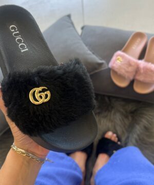 Slide Pelinho Detalhe Em Metal