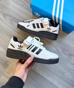 Adidas Fórum Preto e Branco Atacado
