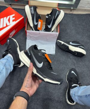 Nike Air Zoom X Invincible Run 3 Branco e Preto Atacado