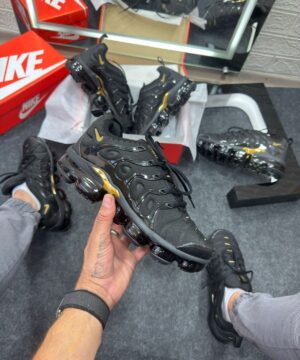 Nike Vapor Max Plus Preto e Dourado Atacado