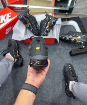 Nike Vapor Max Plus Preto e Dourado Atacado 3