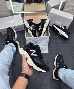 New Balance 9060 Preto e Branco Atacado