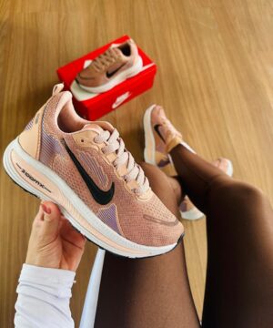 Nike Vomero 18 Nude e Preto Atacado