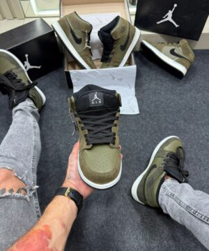 Bota Air Jordan Premium Verde Militar 4