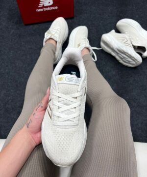 New Balance 1080 Off Dourado 5