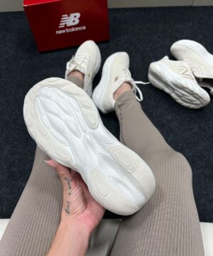 New Balance 1080 Off Dourado 6