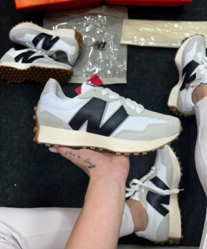 New Balance 327 Branco e Preto Feminino Atacado
