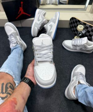 Nike Air Jordan Low Premium Branco e Cinza 2