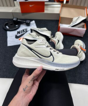 Nike Air Zoom Pegasus 39 Bege e Preto