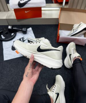 Nike Air Zoom Pegasus 39 Bege e Preto 8