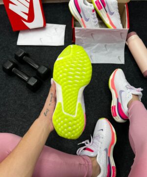 Nike Air Zoom X Invincible Run 3 Branco e Rosa 3 1