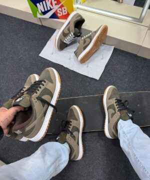 Nike Skateboarding Dunk Low Pro Verde Militar 9