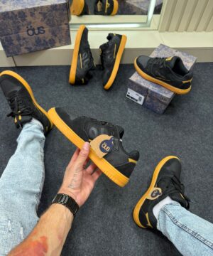 Tenis OUS Essencial Premium Preto e Dourado 3