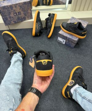 Tenis OUS Essencial Premium Preto e Dourado 5