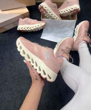 Tenis On Cloud Premium Rose 3