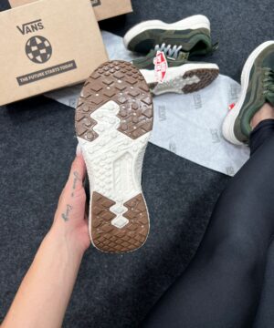 Vans Neo VR3 Premium Verde Militar em Camurca 3