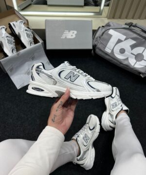 New Balance 530 Branco e Azul Marinho