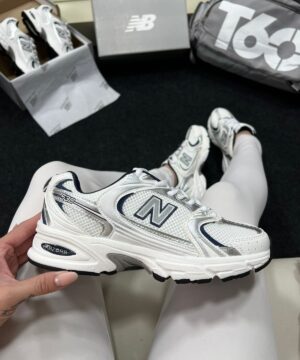 New Balance 530 Branco e Azul Marinho 4
