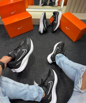 Nike Zoom 04 Preto e Branco 8