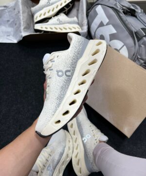 Oncloud Max Off White Nude 3