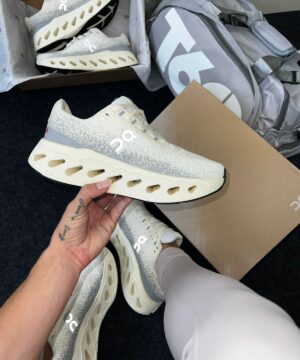 Oncloud Max Off White Nude