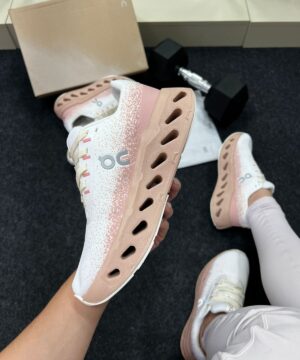 Oncloud Max Off White Rose 2