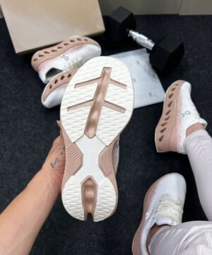 Oncloud Max Off White Rose 9