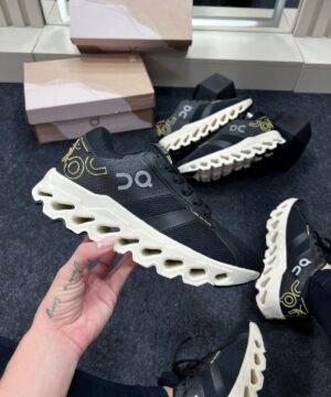 Oncloud Primeira Linha Preto Off White