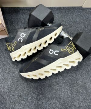 Oncloud Primeira Linha Preto Off White 4