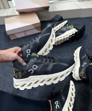 Oncloud Primeira Linha Preto Off White 7