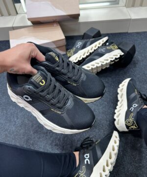 Oncloud Primeira Linha Preto Off White 8