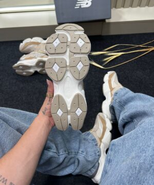 New Balance 9060 Bege Caramelo 8