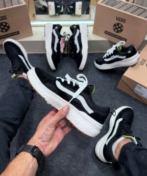 Vans Ultra Range Preto Branco 4