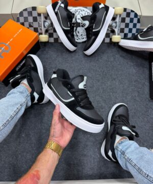 Hocks Skateboarding Preto e Branco