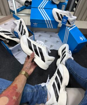 Adidas Adizero Adios Pro 4 Branco e Preto 3