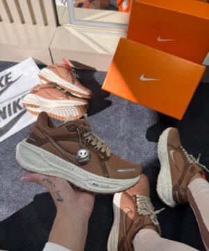 Nike Pegasus 41 Marrom e Branco 8