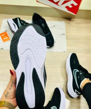 Nike Fit Preto e Branco 3