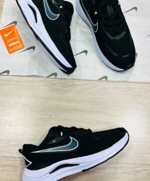 Nike Fit Preto e Branco