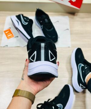 Nike Fit Preto e Branco 7