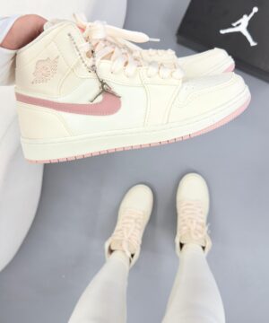 Bota Air Jordan Manteiga Flamingo 4