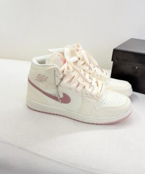 Bota Air Jordan Manteiga Flamingo 5