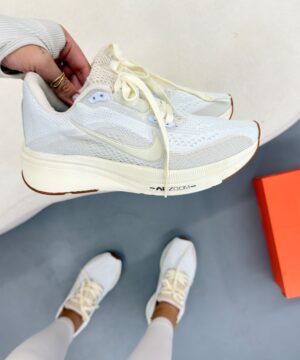 Nike Pegasus 42 Off White e Branco 6