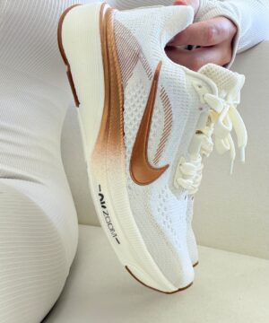 Nike Pegasus 42 Off White e Bronze 5