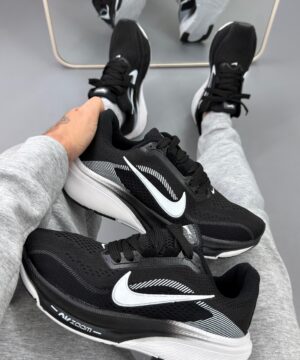 Nike Pegasus 42 Preto e Branco 2