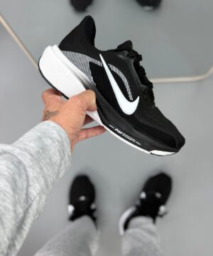 Nike Pegasus 42 Preto e Branco 5